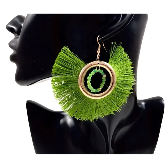 Large gold hoop green tassel circle earrings - Picture 3 of 8